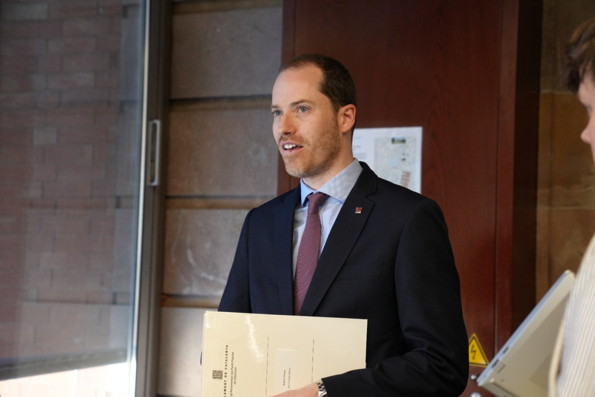 Juan Fernández: “Quien consiente la okupación se pone del lado del delincuente y da la espalda a los ciudadanos honrados”